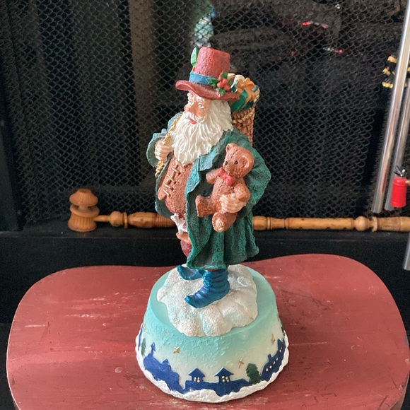 Vintage Santa music box plays "Santa Close coming to town. - Picture 5 of 6
